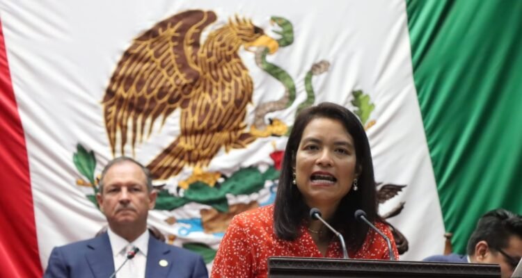Propone diputada Erendira Isauro fortalecer apoyo municipal al sector artesanal en Michoacán