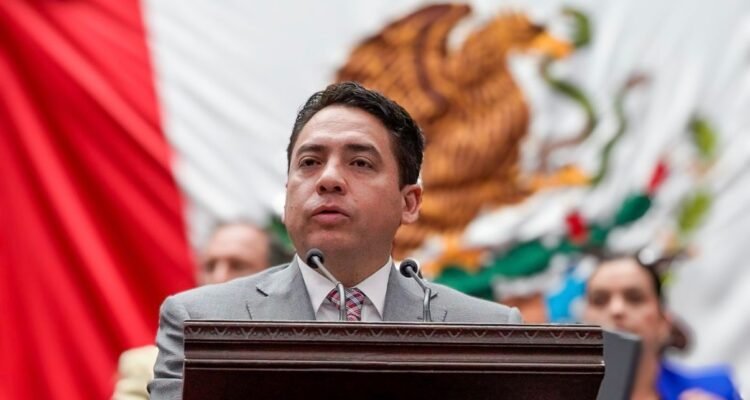 Presenta Iván Vera iniciativa de Ley de Juicio Político para fortalecer la rendición de cuentas en Michoacán