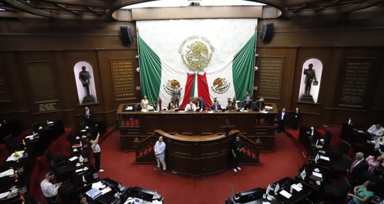 Congreso del Estado a favor de la prevención y detección oportuna de la enfermedad renal crónica