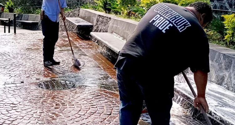 Refuerzan limpieza en el Parque Lineal Cupatitzio tras jornada cultural