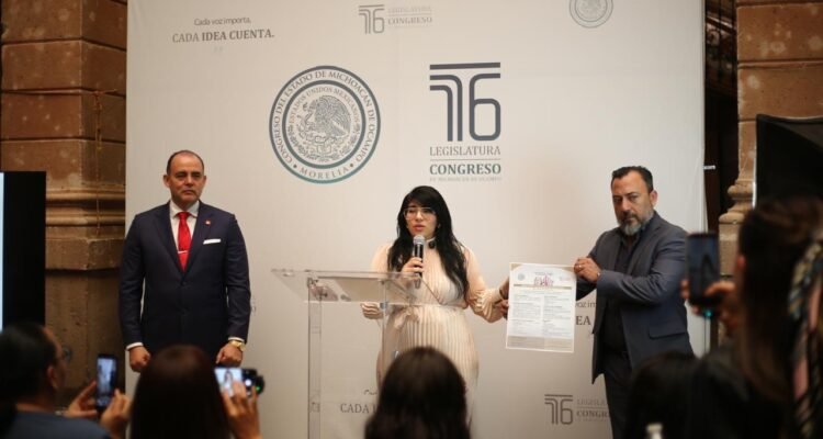 Vanhe Caratachea invita a niñas y niños a ser parlamentarios