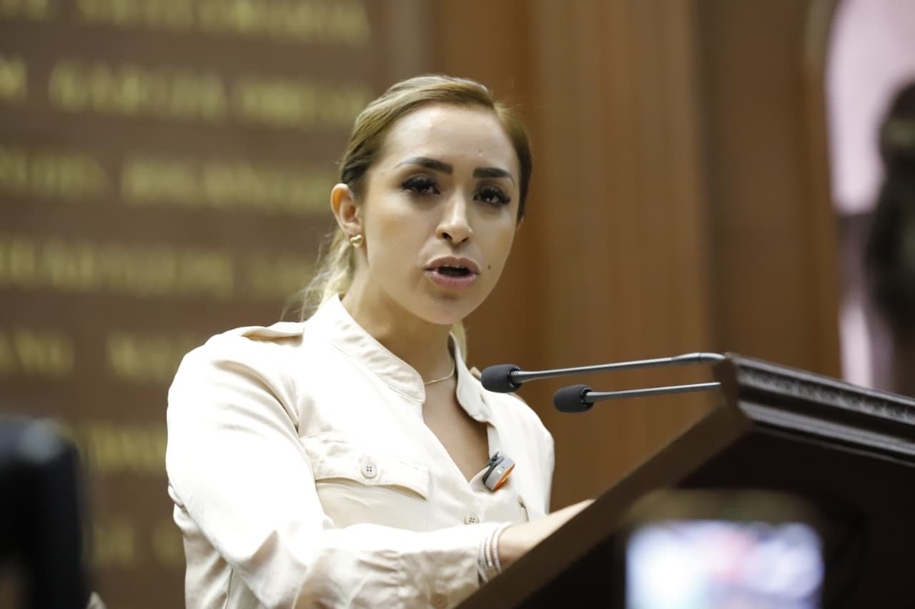 Celebra Grecia Aguilar aprobación de reforma qe planteó para proteger economía de las familias y frenar abusos en escuelas Celebra Grecia Aguilar aprobación de reforma qe planteó para proteger economía de las familias y frenar abusos en escuelas