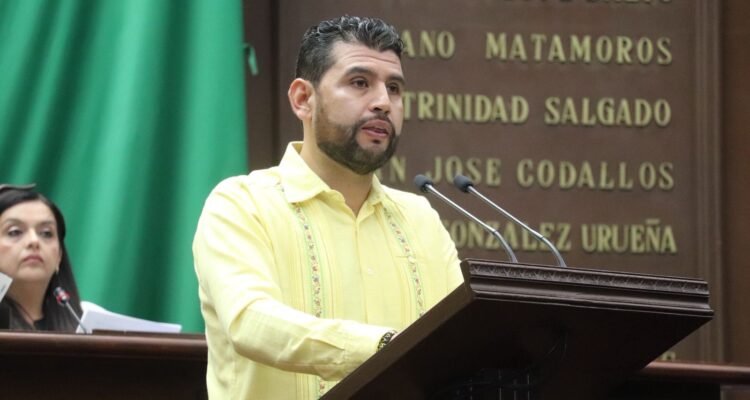 Busca Octavio Ocampo abrir los cabildos municipales a la participación ciudadana
