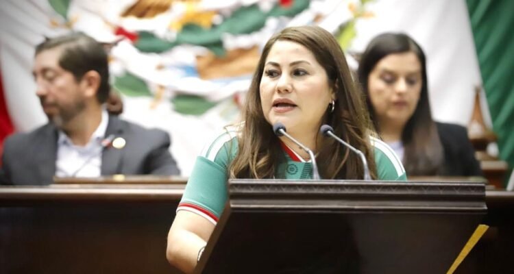 Jackie Avilés presenta iniciativa para combatir la violencia en el deporte