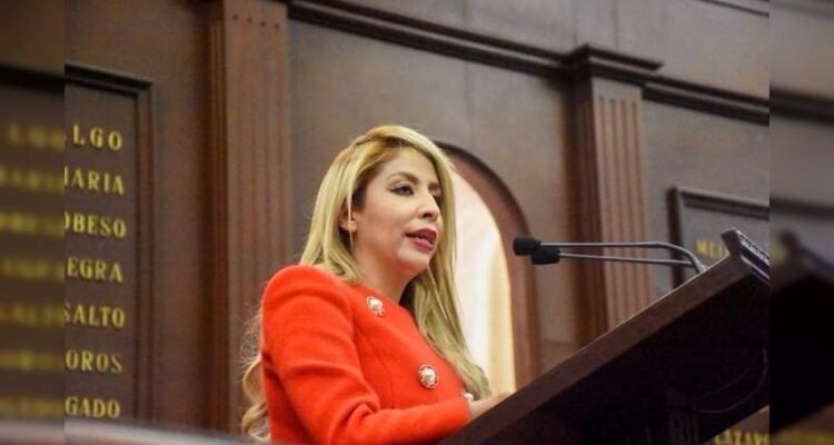 Propone Ana Belinda Hurtado que los adultos mayores sólo paguen el 50% en servicio de transporte público en Michoacán