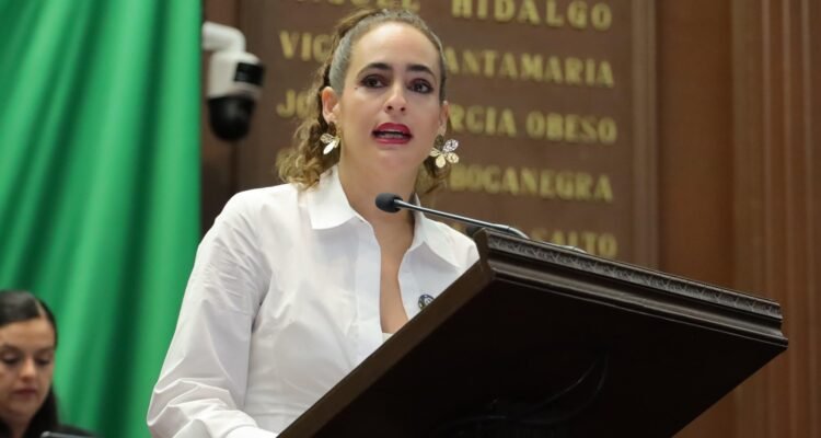 Presenta Sandra Arreola “Ley Monzón” para suspender patria potestad en casos de feminicidio
