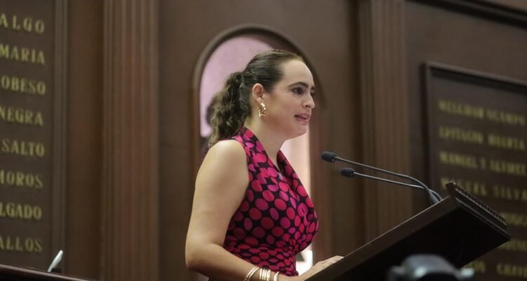 Celebra Sandra Arreola aprobación de “Ley Cazzu” en pro del bienestar infantil