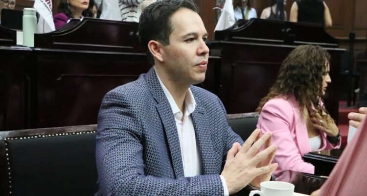 Presenta Alfredo Anaya iniciativa para garantizar cuidado integral digno a niñas, niños y adolescentes bajo tutela del Estado