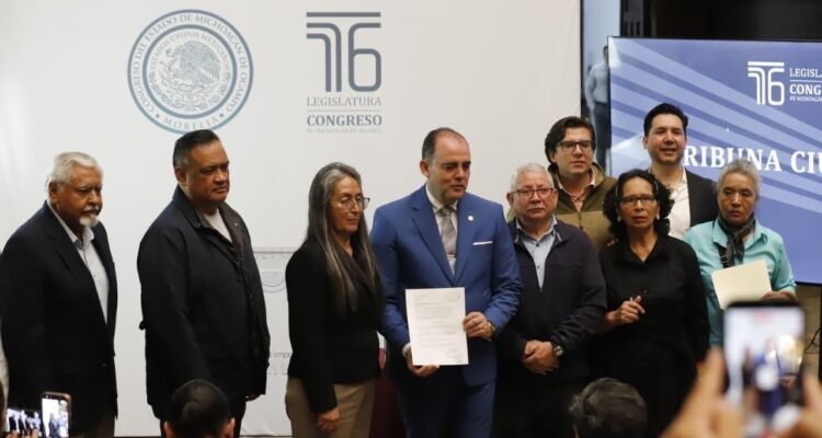 Recibe presidente del Congreso del Estado iniciativa ciudadana para creación de Instituto Michoacano para Fortalecer a la Familia