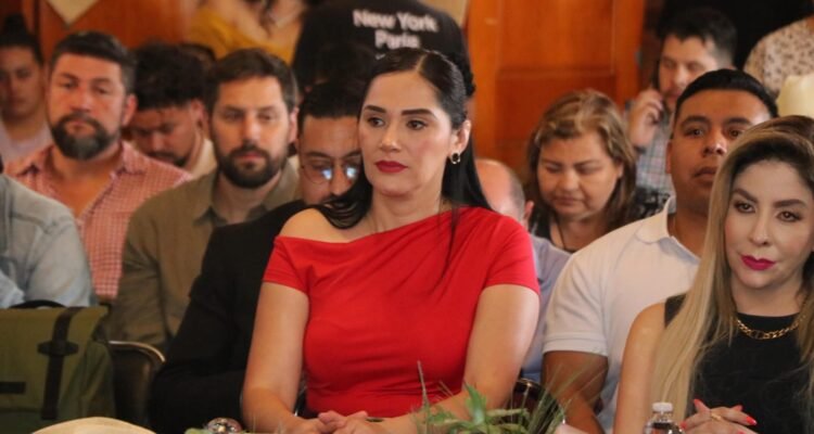 Respalda Diana Espinoza al sector mezcalero