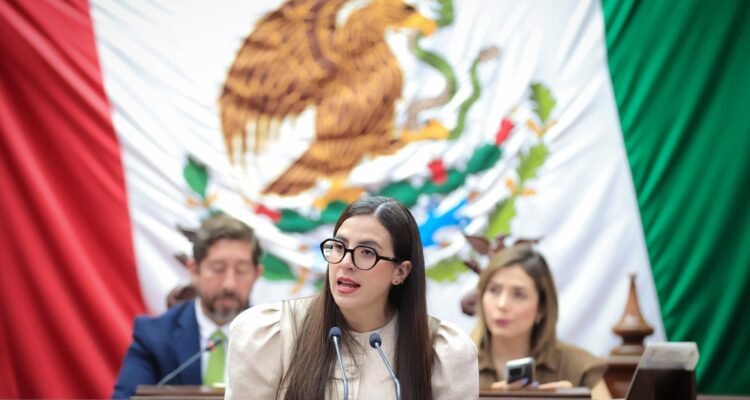 Giulianna Bugarini plantea que todas las leyes que aprueba el Congreso tengan versión ciudadana