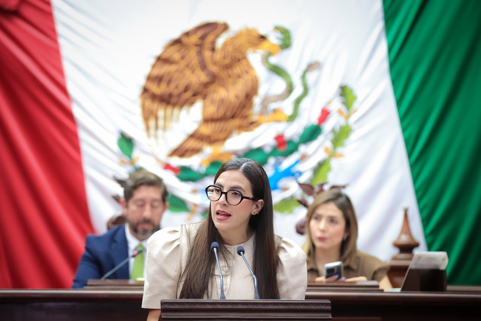 Giulianna Bugarini plantea que todas las leyes que aprueba el Congreso tengan versión ciudadana Giulianna Bugarini plantea que todas las leyes que aprueba el Congreso tengan versión ciudadana