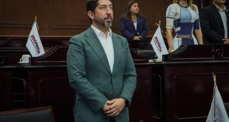 Convertirán servicio social de estudiantes en motor ecológico para Michoacán: Abraham Espinoza Villa