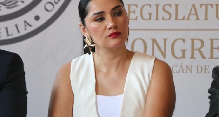 Reforma electoral debe hacerse en consenso y diálogo democrático: Diana Espinoza
