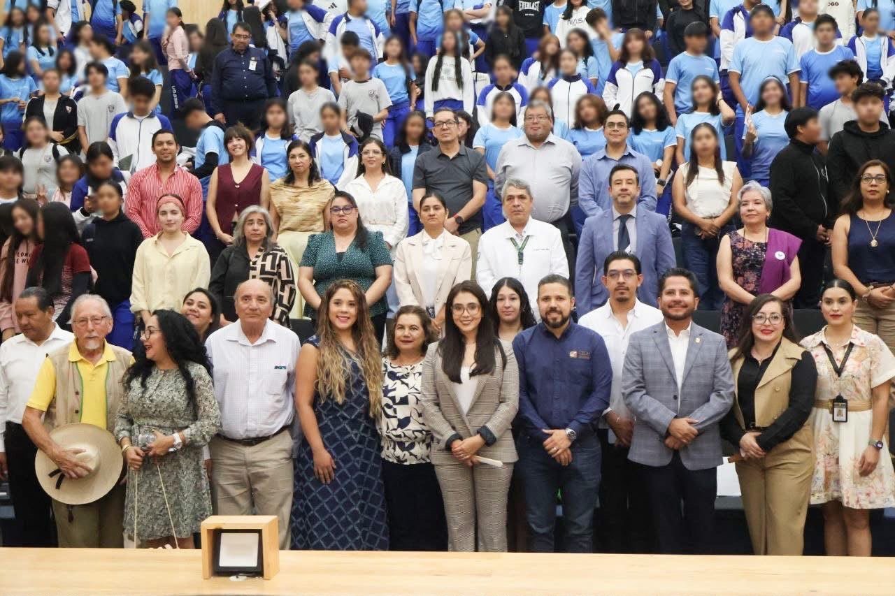 Escuchar a la ciudadanía es fundamental para fortalecer los derechos humanos: Xóchitl Ruiz en Foro Regional en Ario de Rosales Escuchar a la ciudadanía es fundamental para fortalecer los derechos humanos: Xóchitl Ruiz en Foro Regional en Ario de Rosales