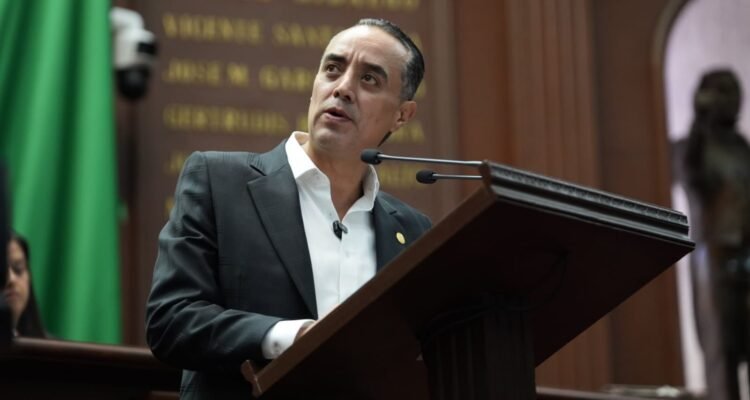 Plantea Juan Pablo Celis ampliar licencias de paternidad en favor de las madres, las infancias y la igualdad sustantiva
