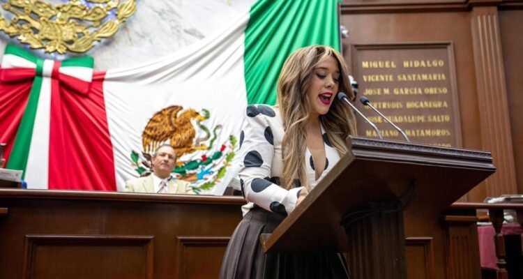 Desde tribuna, Xóchitl Ruiz pide coordinación institucional para frenar la violencia escolar